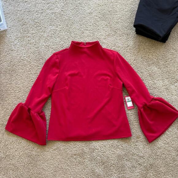 Red Vince Camuto Bell Sleeve Top - Picture 5 of 8